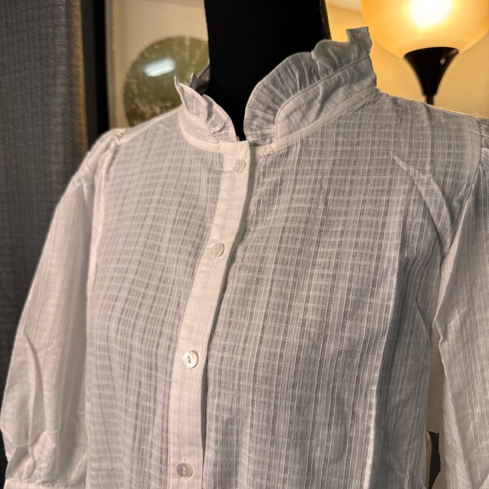 Elegant White Ruffle Collar Blouse - Picture 2 of 4
